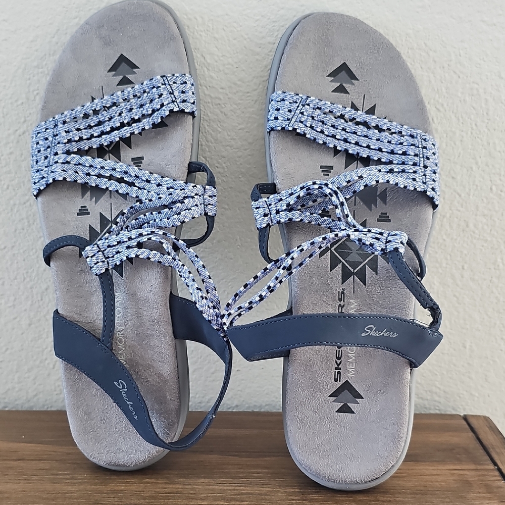 Skechers Women's Navy and Gray Sandals